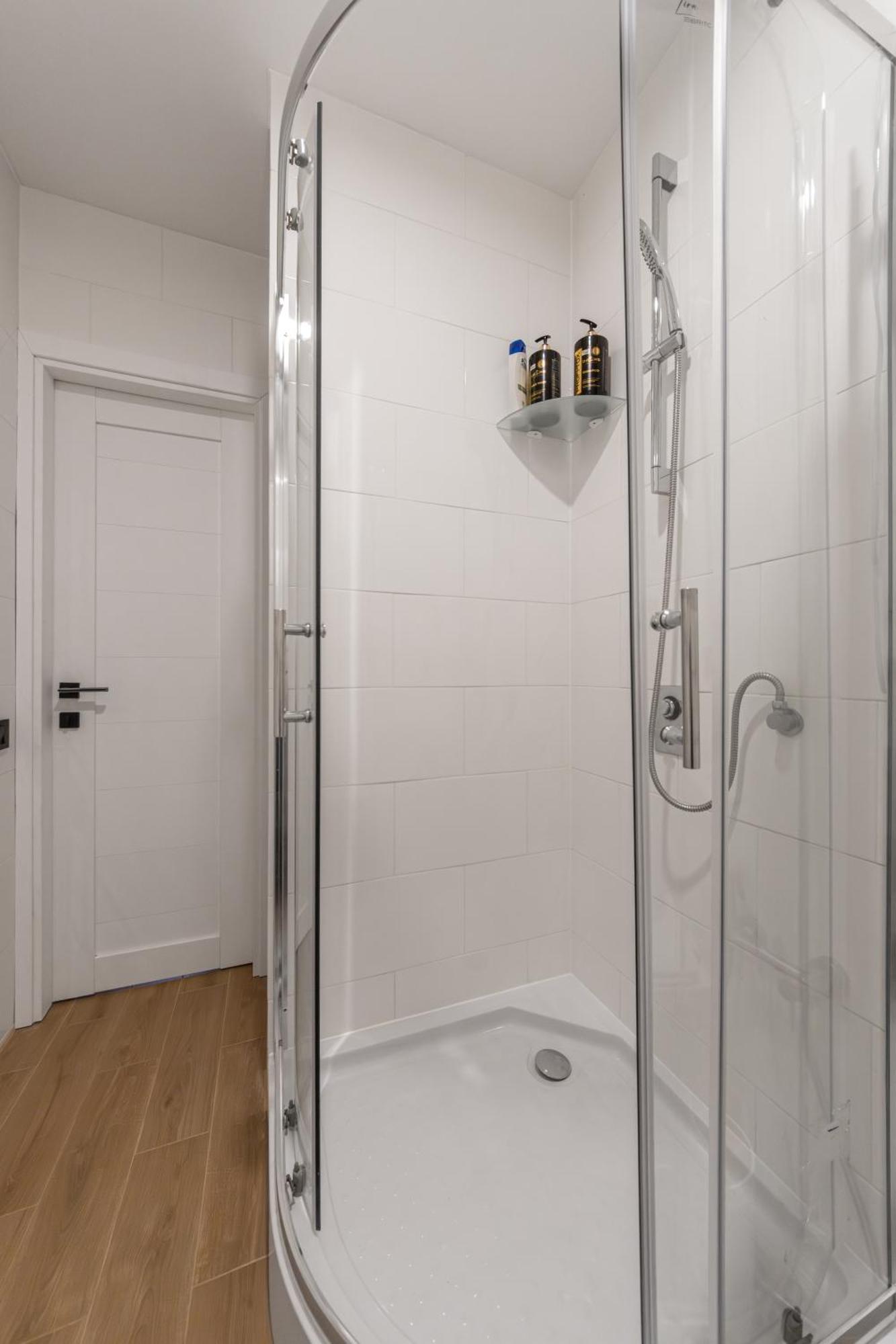 Apartment двоповерхові у Freeman-3b з грилем та альтанкою над річкою *